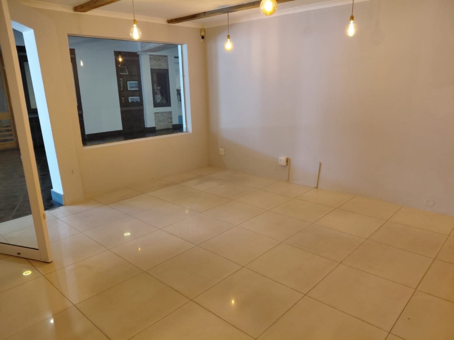 To Let commercial Property for Rent in Plettenberg Bay Central Western Cape